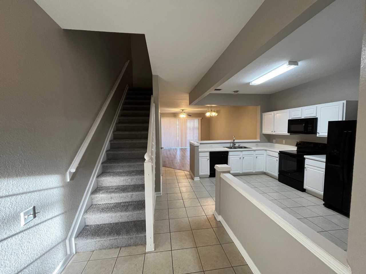 654 Shropshire Loop - Photo 3 of 21