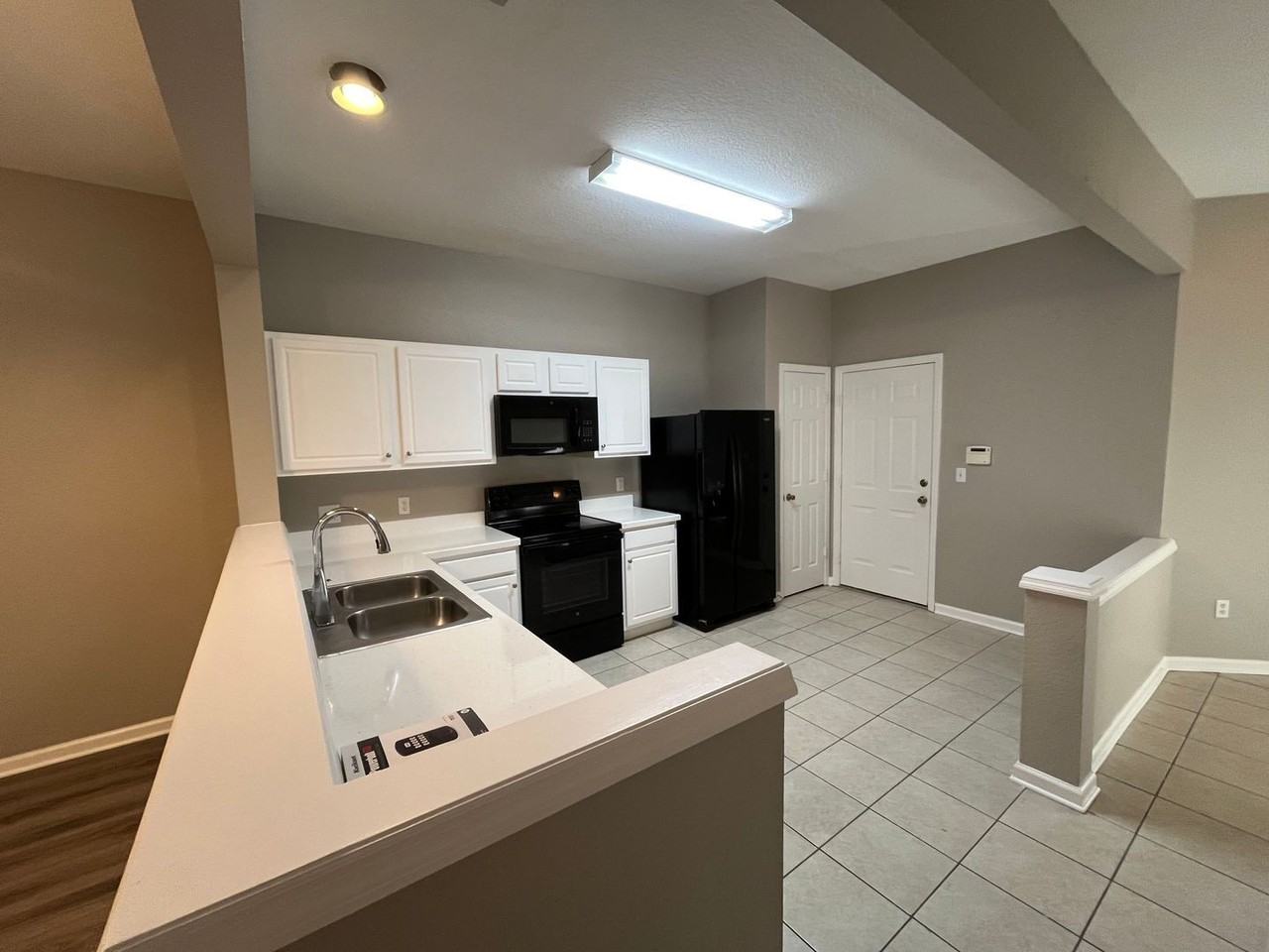 654 Shropshire Loop - Photo 4 of 21