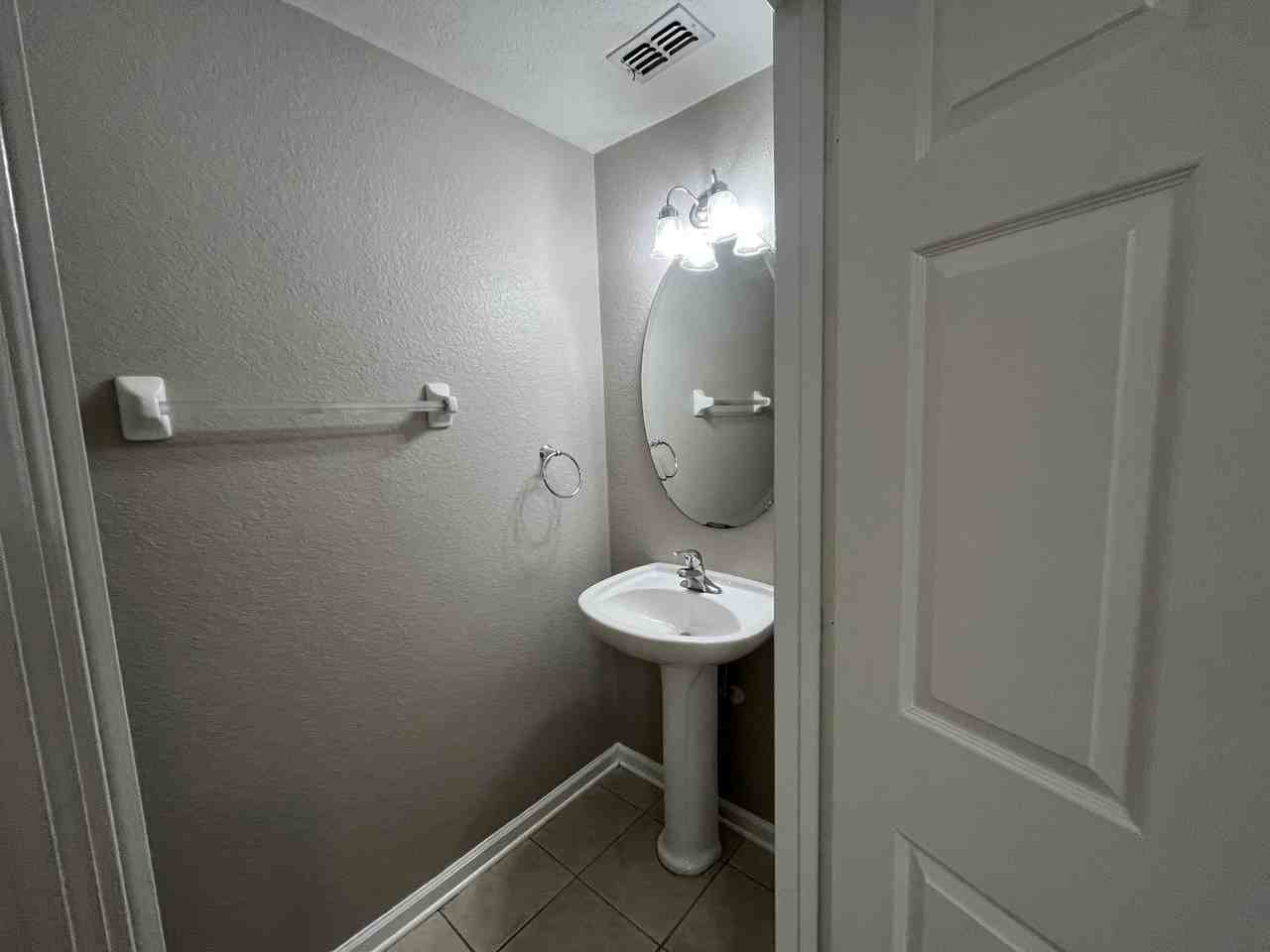 654 Shropshire Loop - Photo 7 of 21