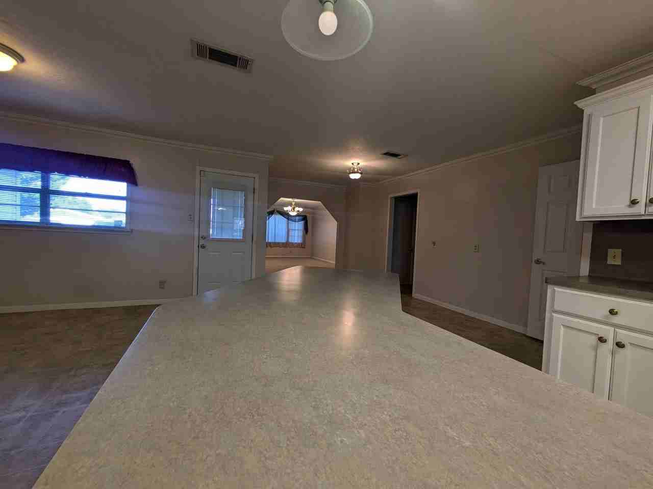 717 Riffle Ave - Photo 6 of 18