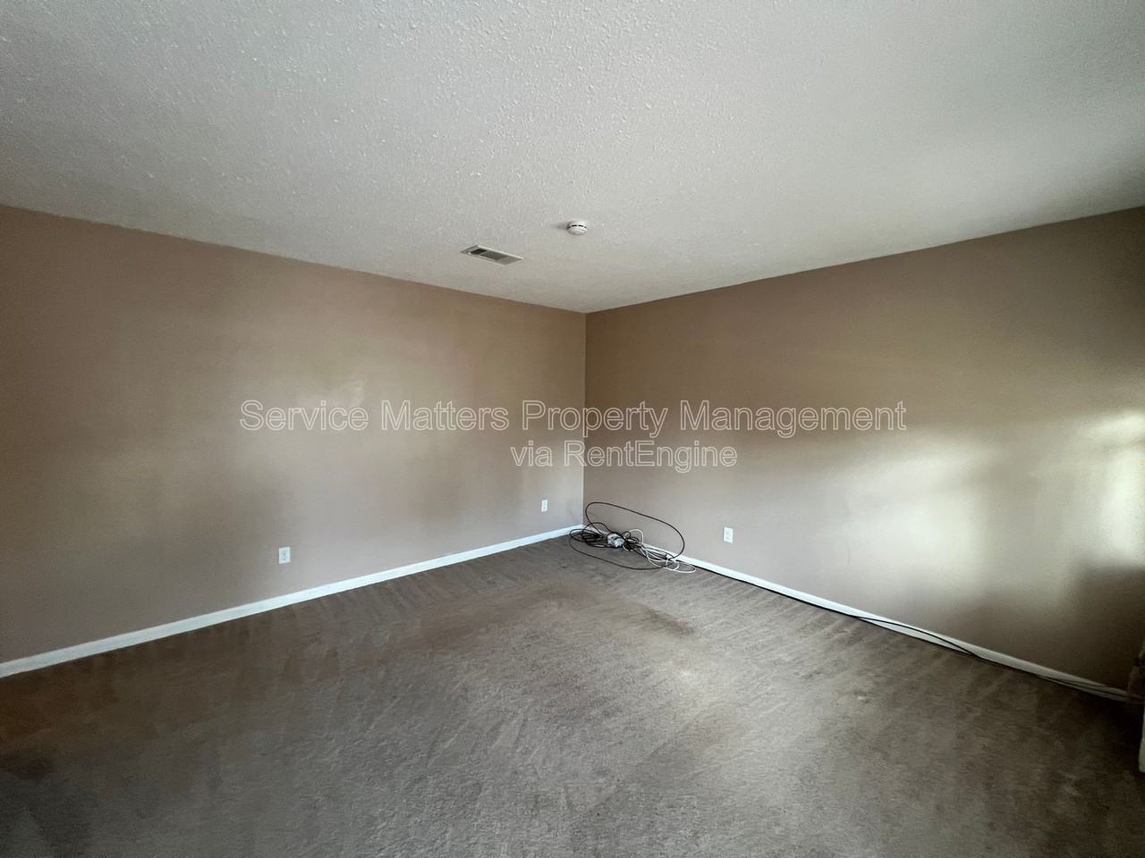 3227 Fresno Ave - Photo 3 of 31