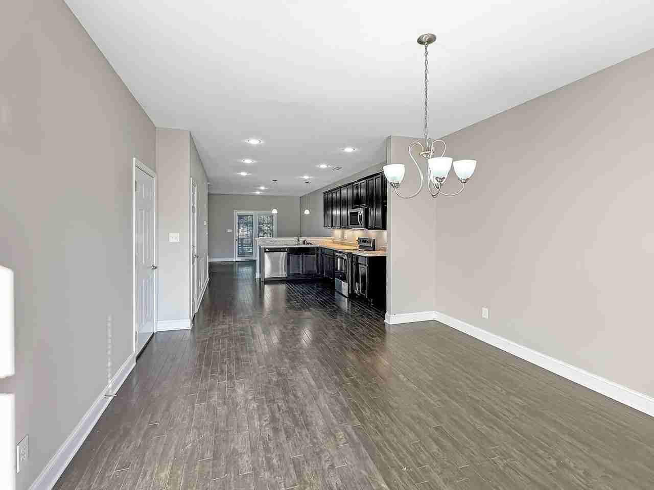 1644 Silver Spur Ln - Photo 4 of 29