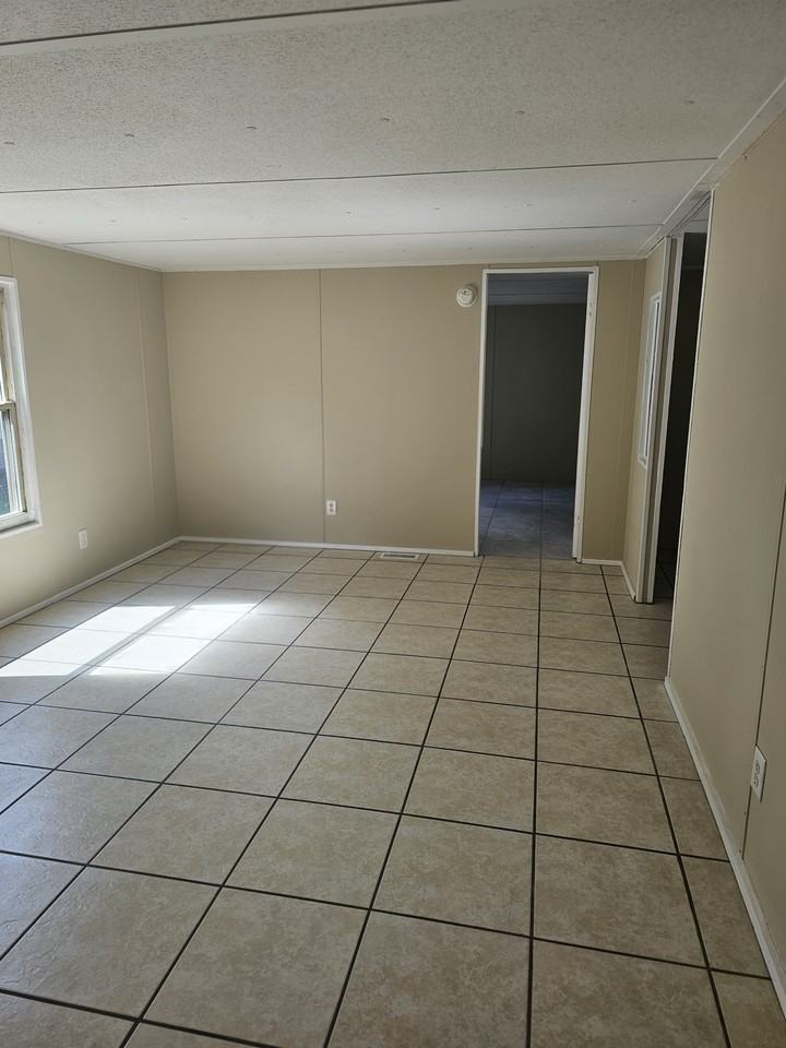 3118 Dudley Rd - Photo 3 of 12