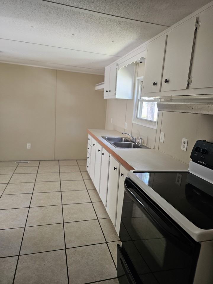 3118 Dudley Rd - Photo 4 of 12