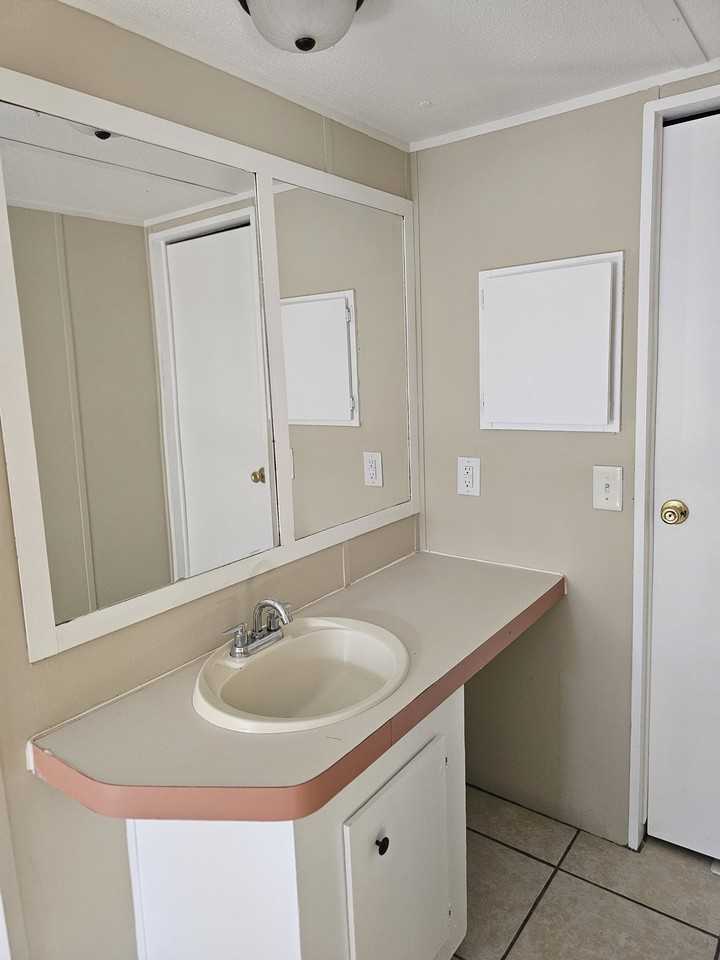 3118 Dudley Rd - Photo 2 of 12