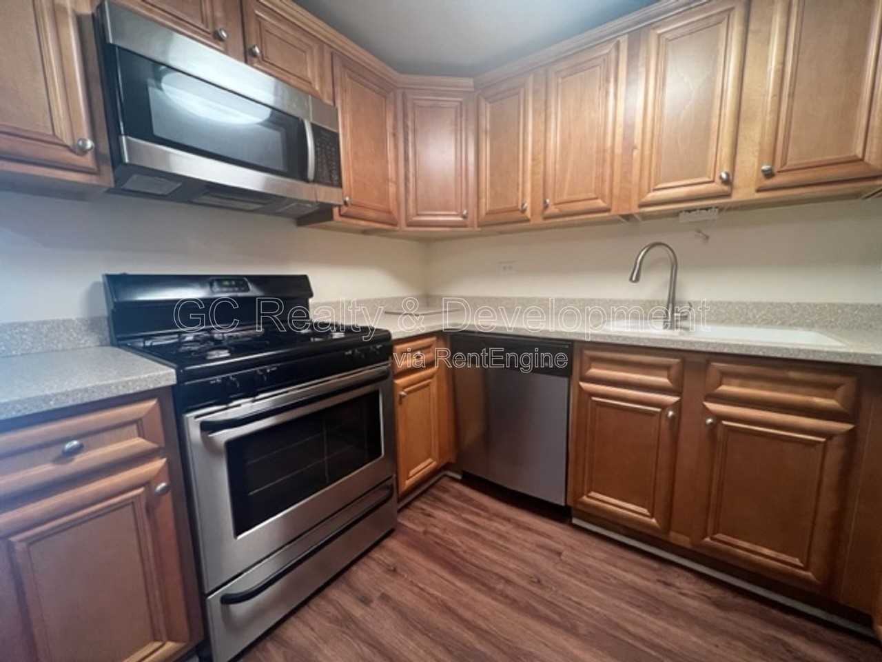 1426 Ellisville Ln - Photo 5 of 18