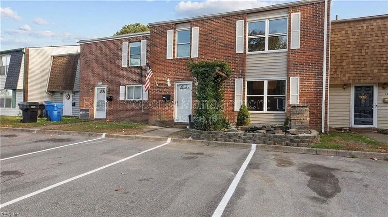 1072 Level Green Blvd - Photo 2 of 17