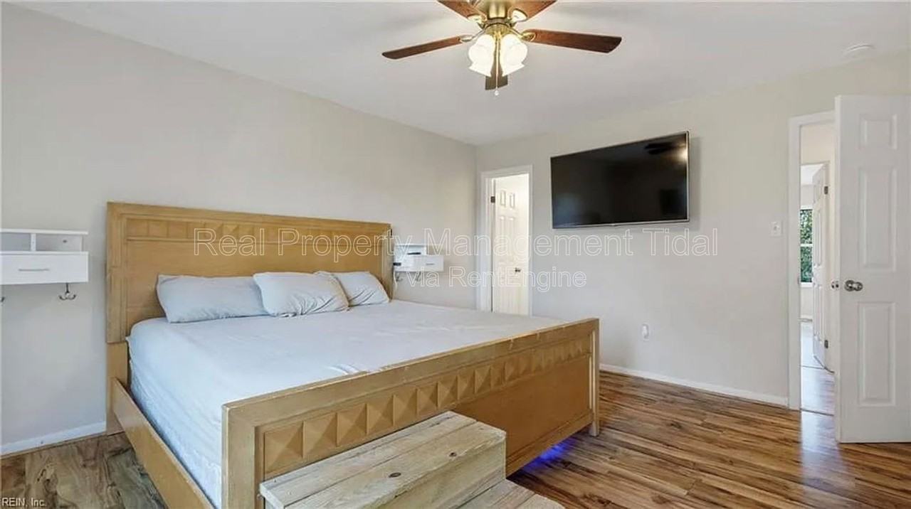 1072 Level Green Blvd - Photo 7 of 17