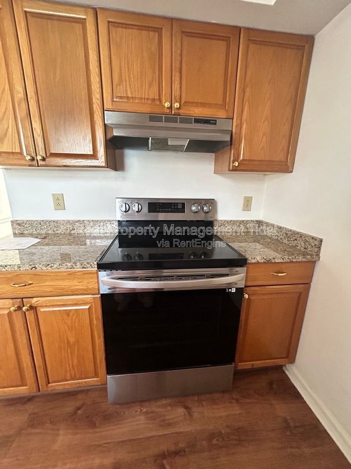 3204 Wimbledon Way - Photo 4 of 15