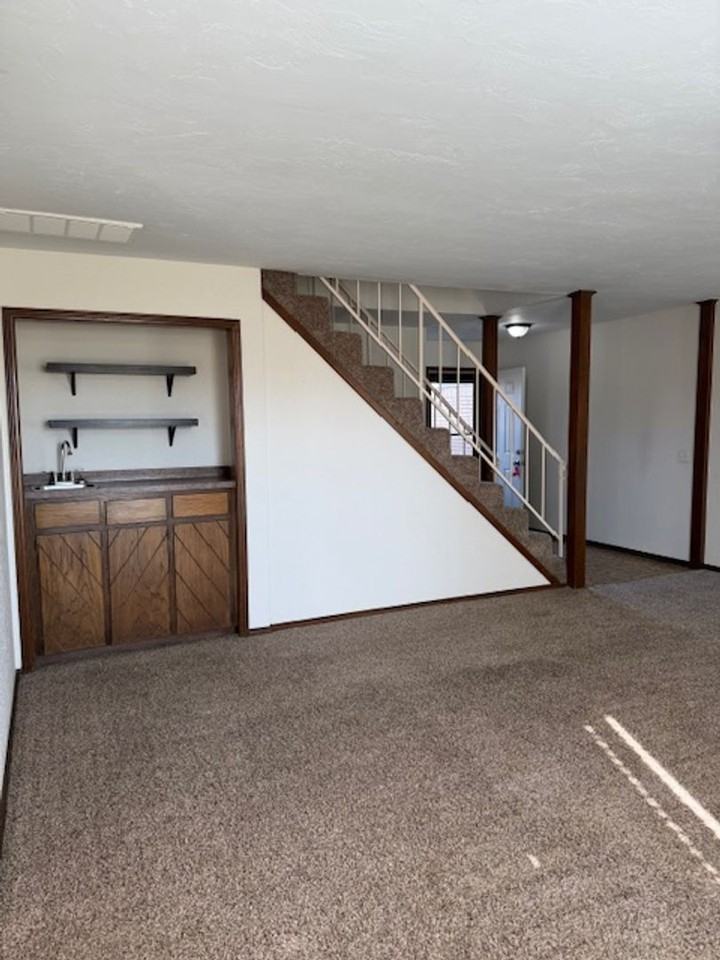 11610 Surrey Hills Blvd - Photo 4 of 24