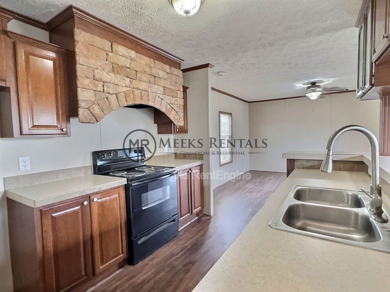 64 Richardson Ln - Photo 2 of 8