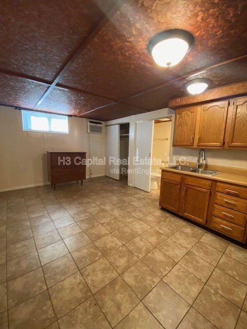 117 N Shamrock St #7 - Photo 2 of 8