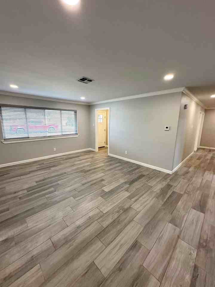 4707 Pasadena Dr - Photo 3 of 13