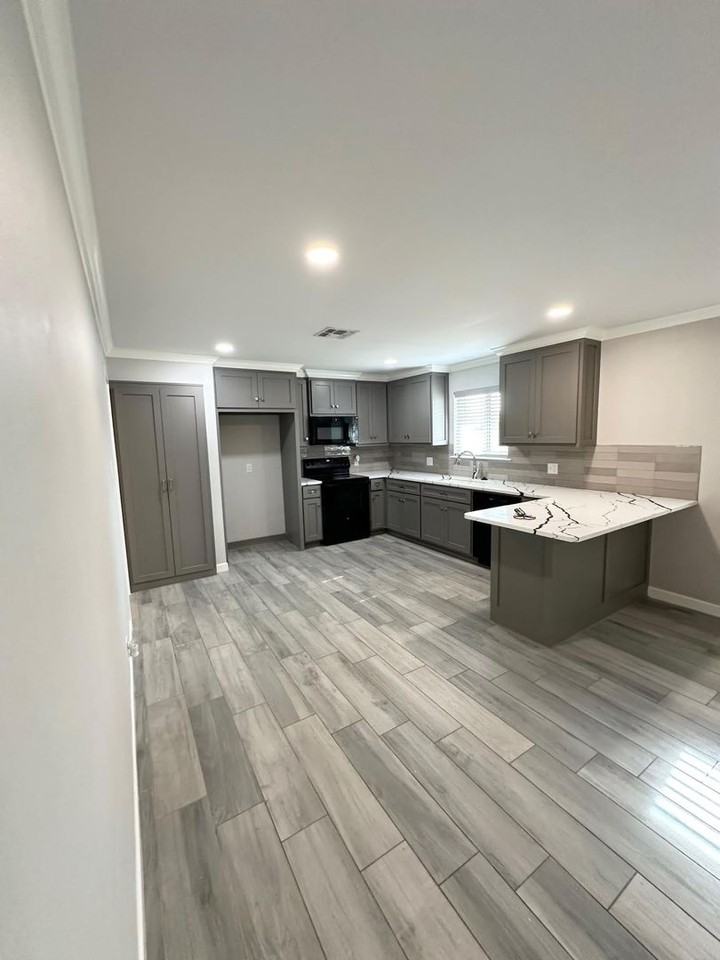 4707 Pasadena Dr - Photo 4 of 13