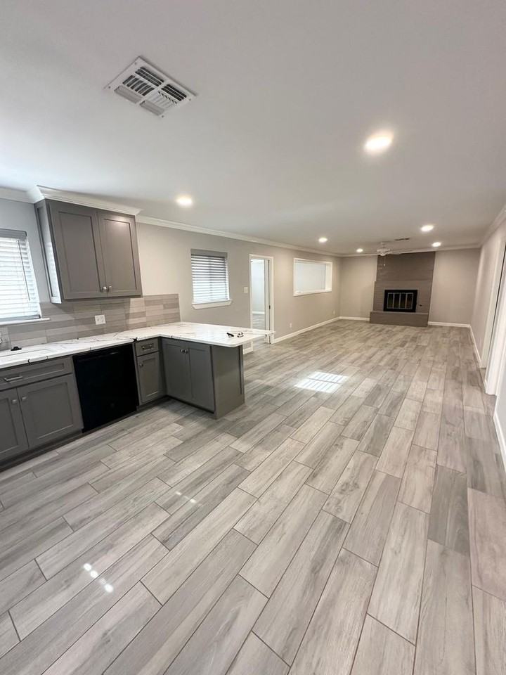 4707 Pasadena Dr - Photo 6 of 13