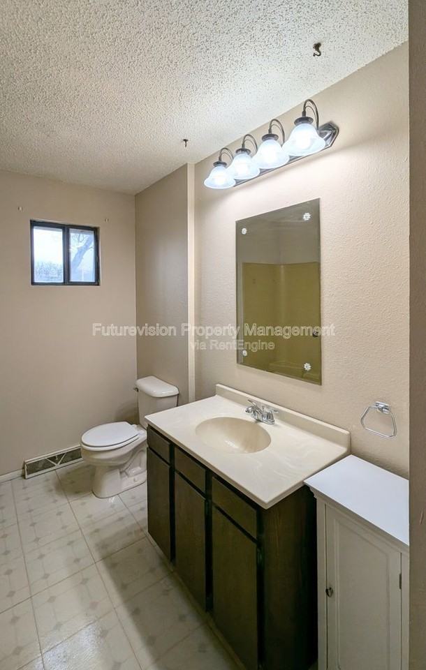 1413 Kinsey Ave - Photo 5 of 7