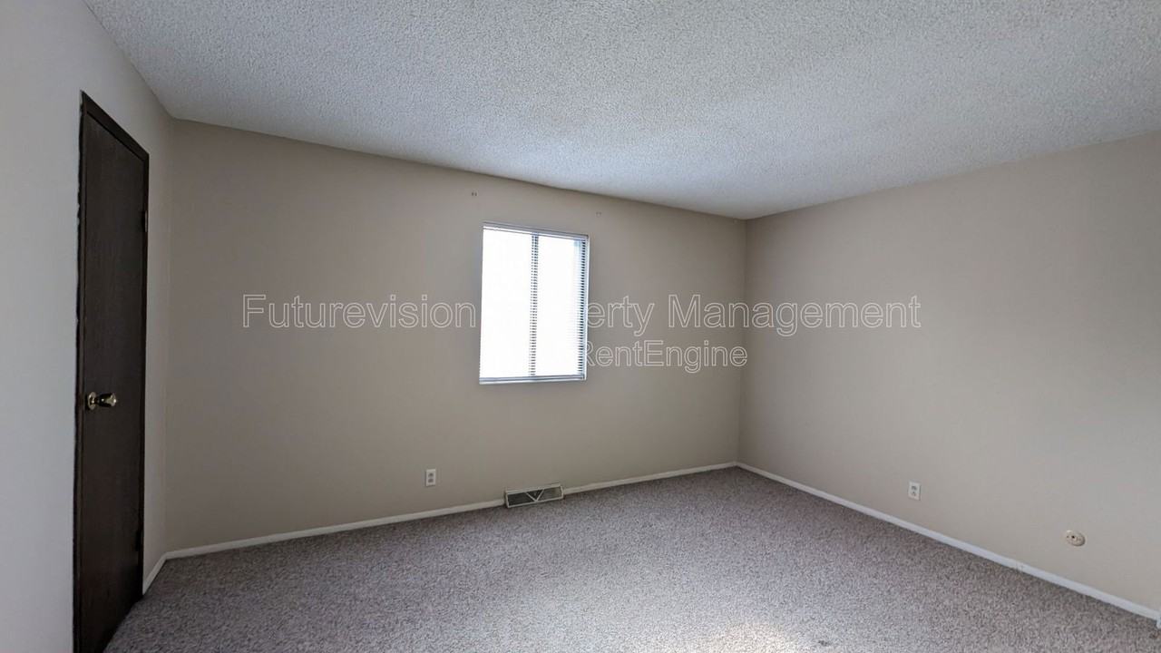 1413 Kinsey Ave - Photo 6 of 7