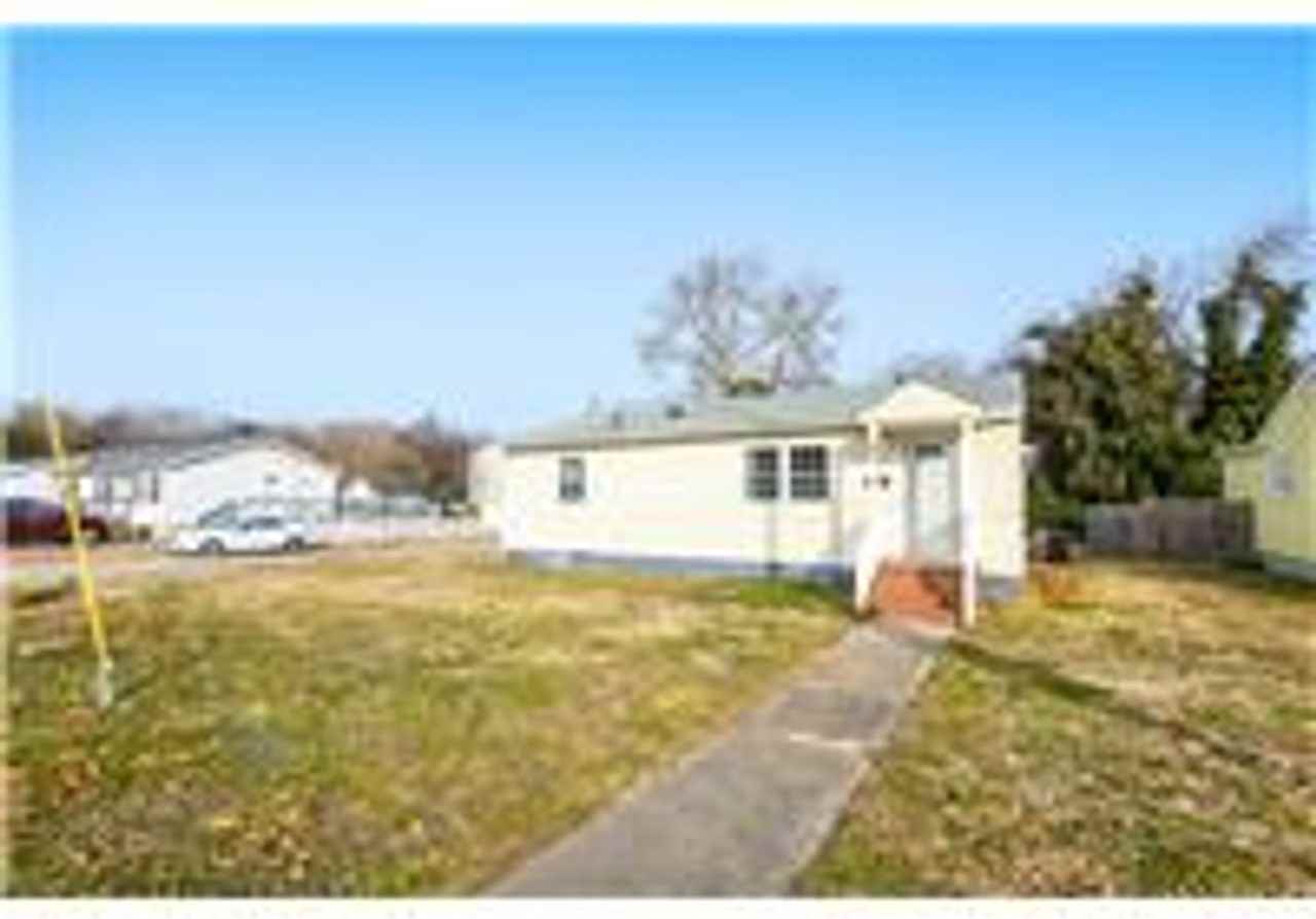 401 Settlers Landing Rd - Photo 2 of 13