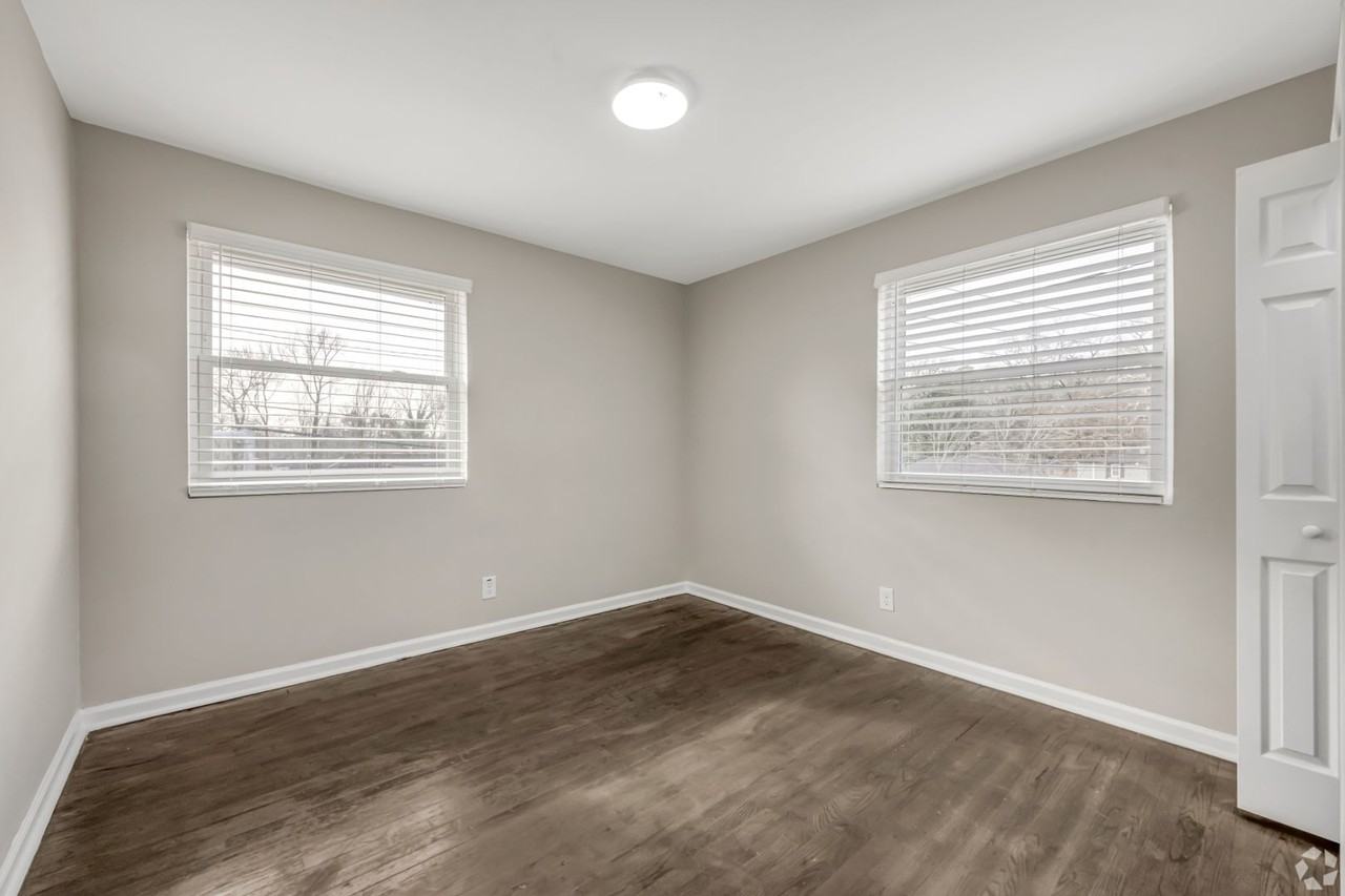 2129 Martin Luther King Jr Dr Sw - Photo 2 of 7