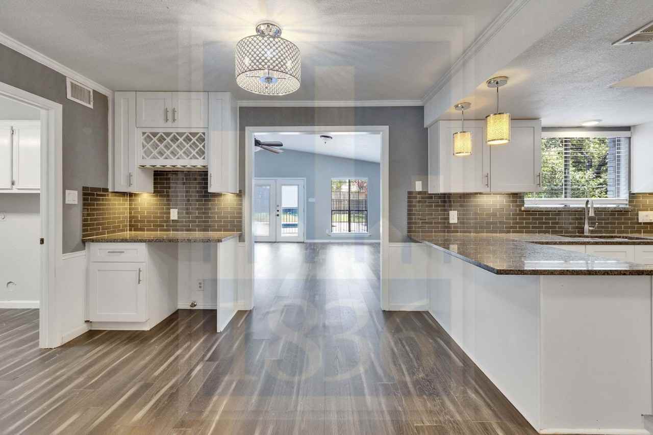 11301 Taterwood Dr - Photo 5 of 42