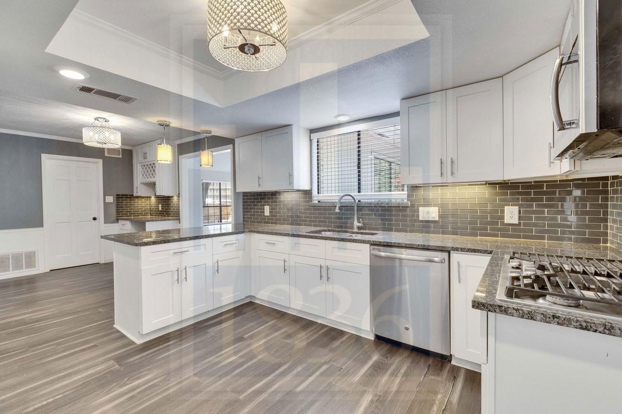 11301 Taterwood Dr - Photo 7 of 42