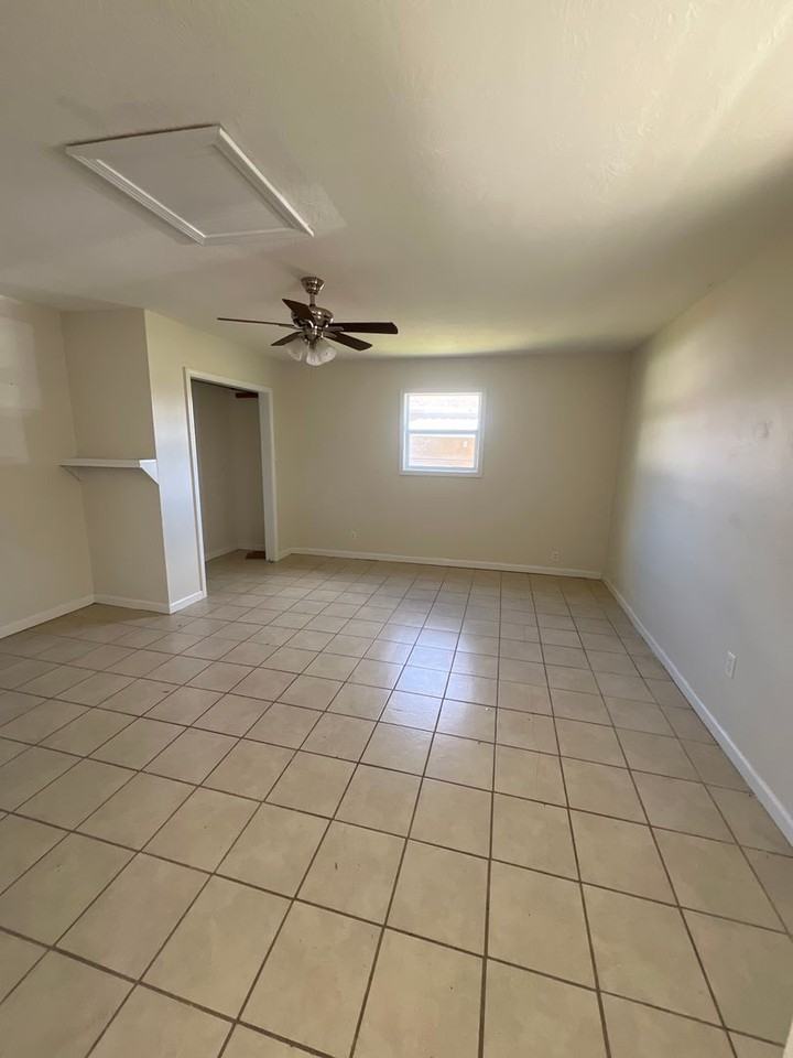 1623 1/2 4th St - Photo 6 of 6