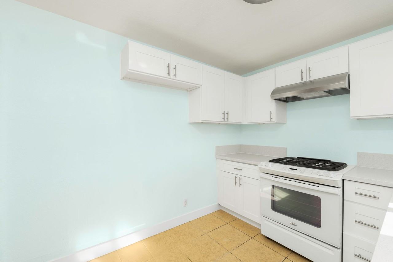 2165 Sepulveda Ave - Photo 2 of 8