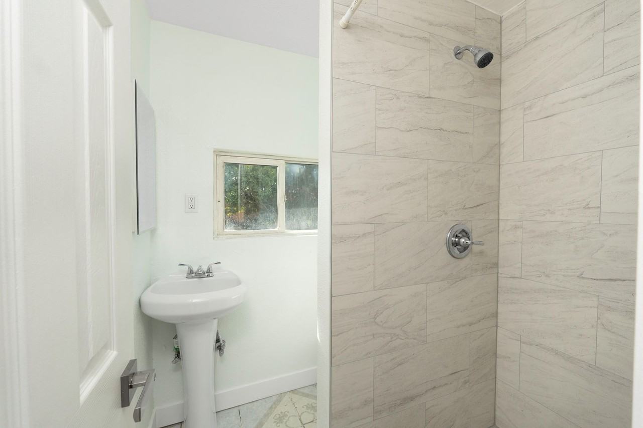 2165 Sepulveda Ave - Photo 3 of 8