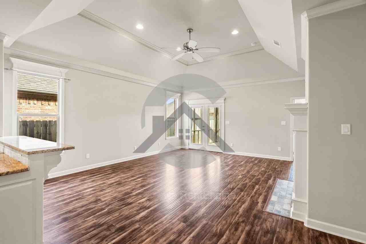 229 Nantucket Loop - Photo 2 of 17