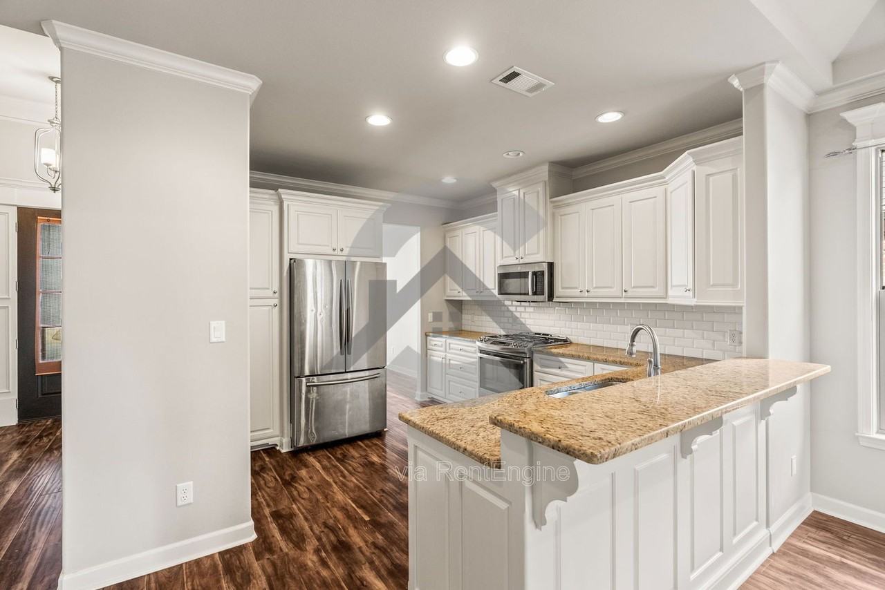 229 Nantucket Loop - Photo 3 of 17