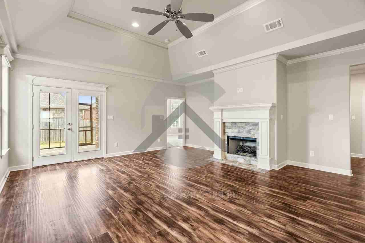 229 Nantucket Loop - Photo 6 of 17