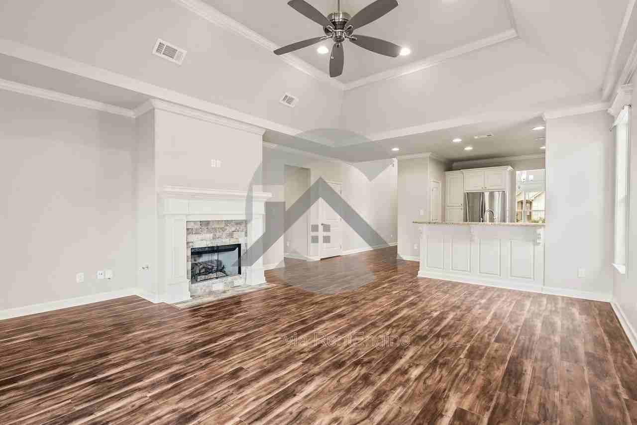 229 Nantucket Loop - Photo 7 of 17