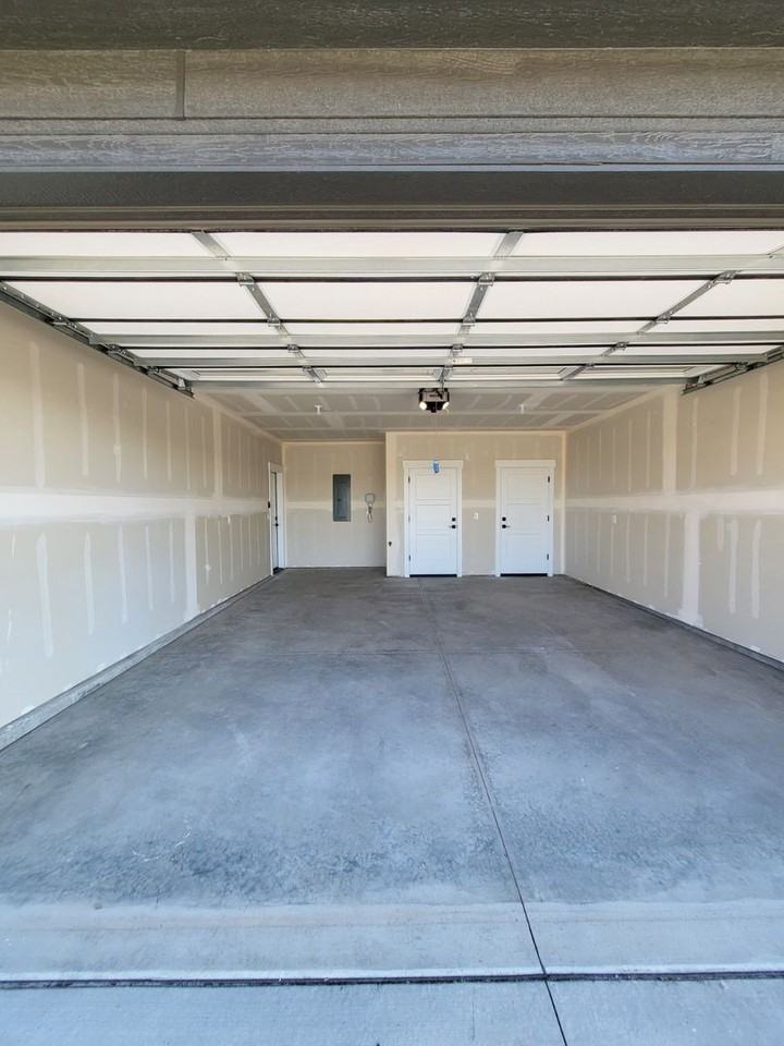 1444 Big Meadow Dr - Photo 2 of 38