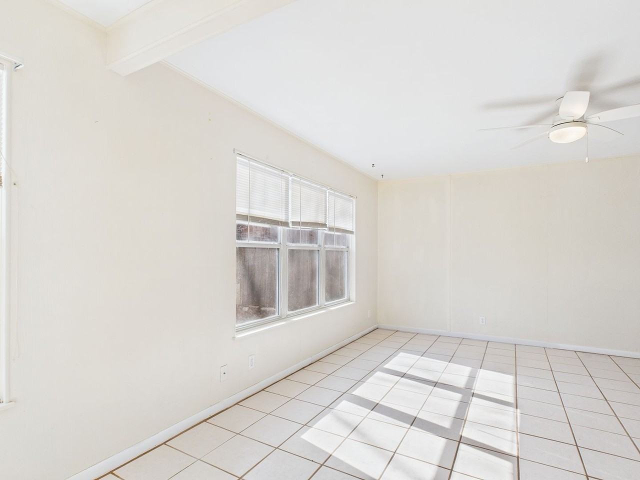 512 Kraupahen St - Photo 4 of 17