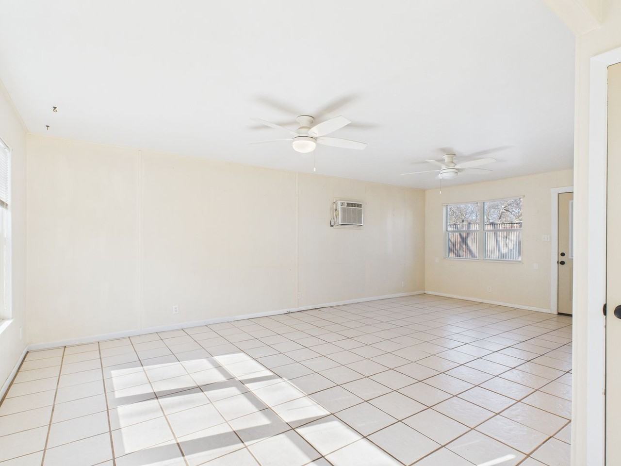 512 Kraupahen St - Photo 5 of 17