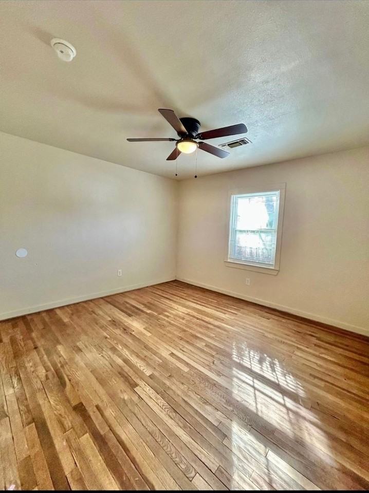 2610 36th St - Photo 5 of 14