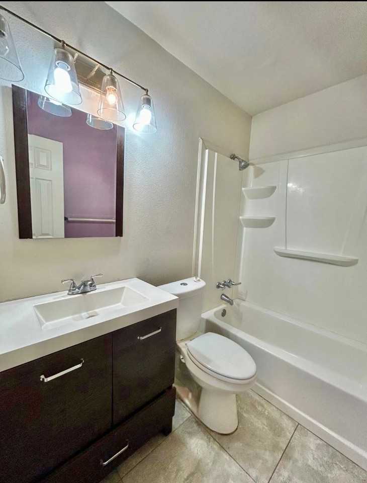 2610 36th St - Photo 7 of 14