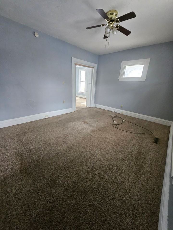 331 Ash St - Photo 3 of 18