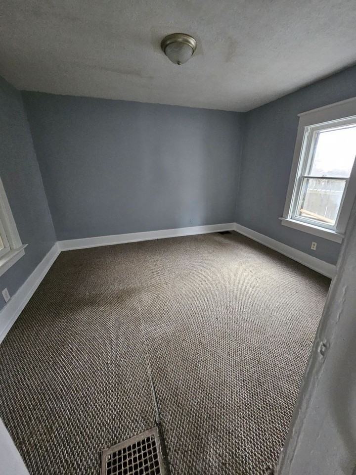 541 Huron St #2 - Photo 5 of 9