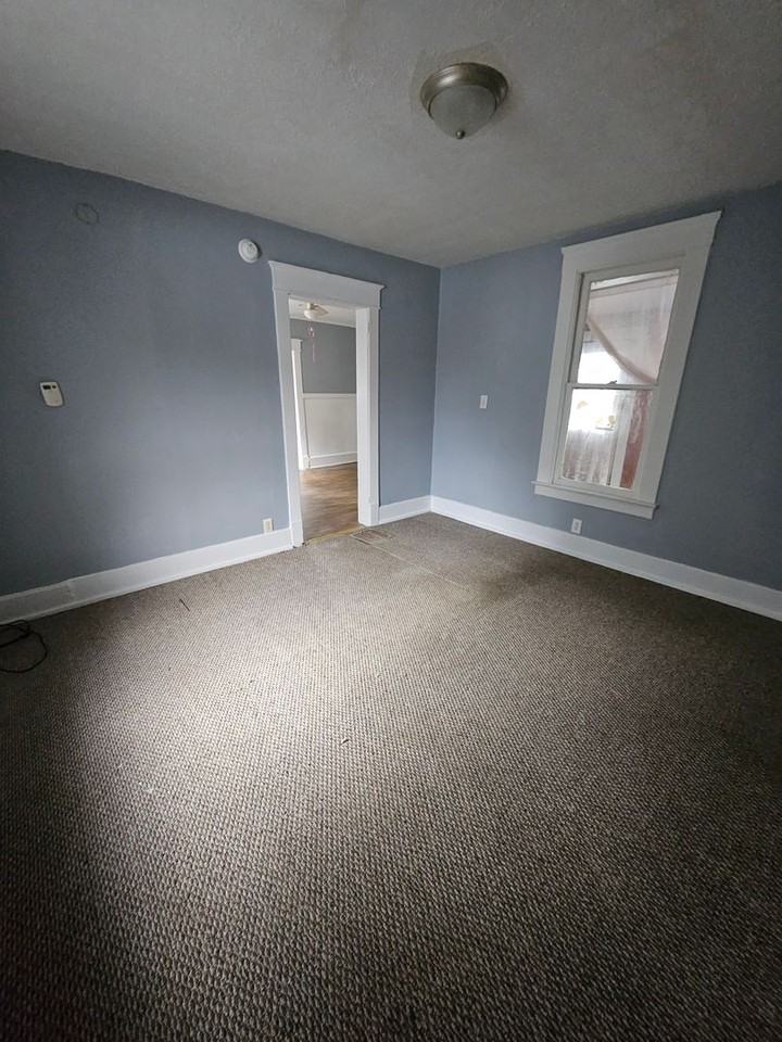 541 Huron St #2 - Photo 6 of 9