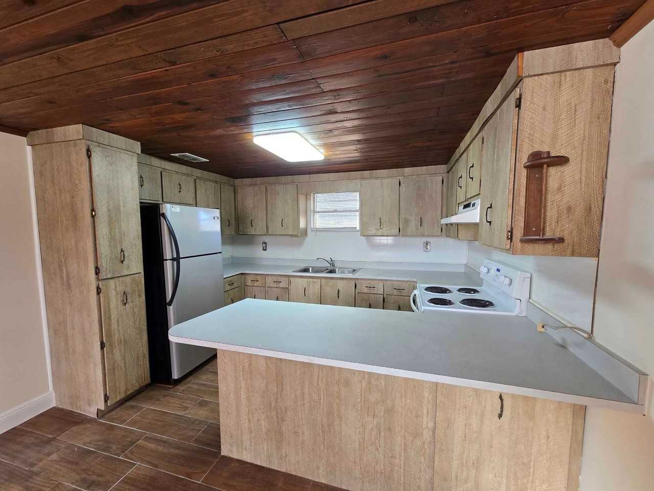 4209 Thonotosassa Rd - Photo 5 of 19