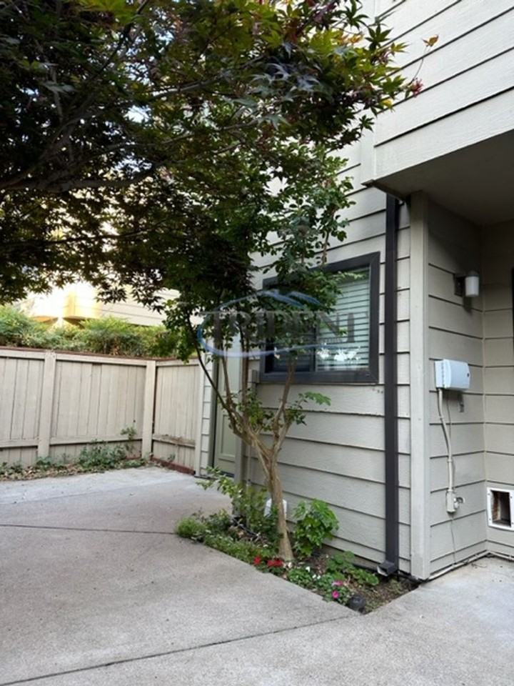 750 Lincoln Rd #22 - Photo 3 of 26