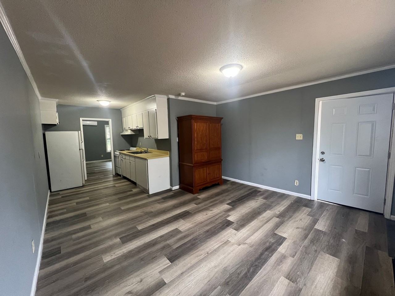 450 29th Pl - Photo 3 of 6