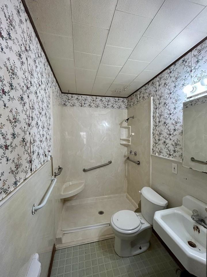 2808 1st St - Photo 7 of 8