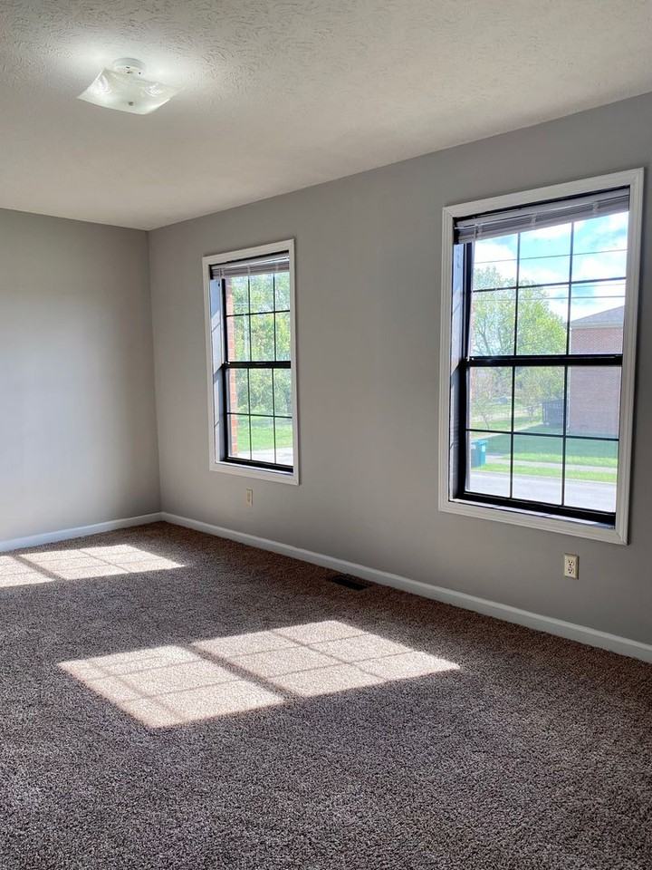 424 Garden City Dr. - Photo 6 of 9