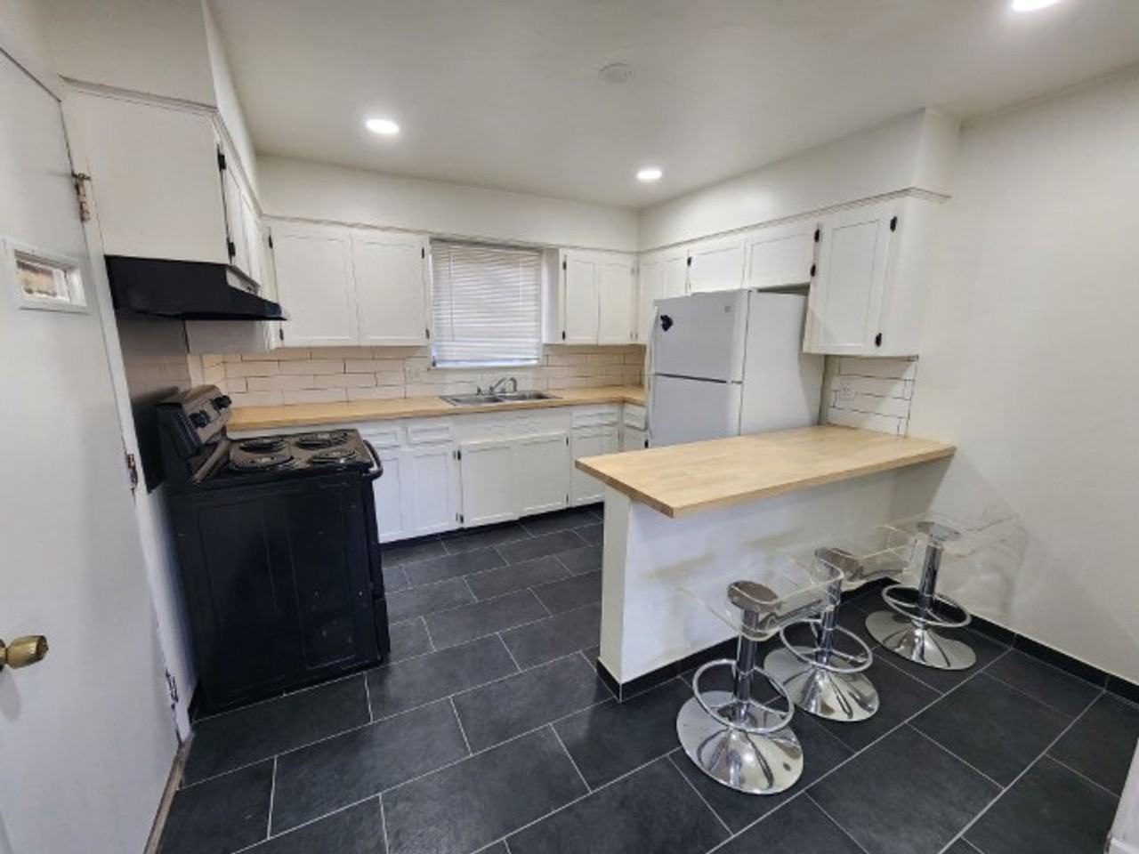 1715 Dr Martin Luther King Dr - Photo 5 of 16