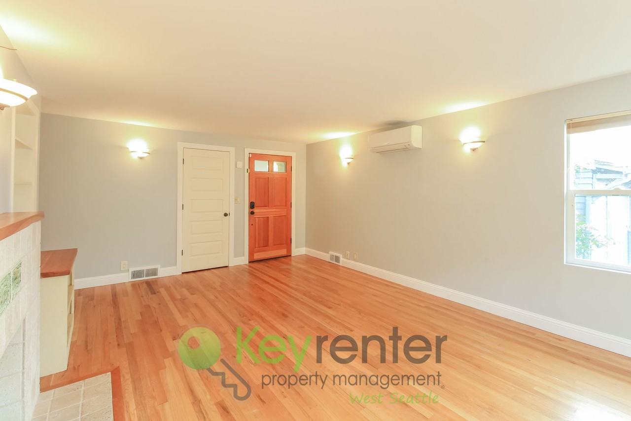 4439A 44th Ave Sw - Photo 6 of 32