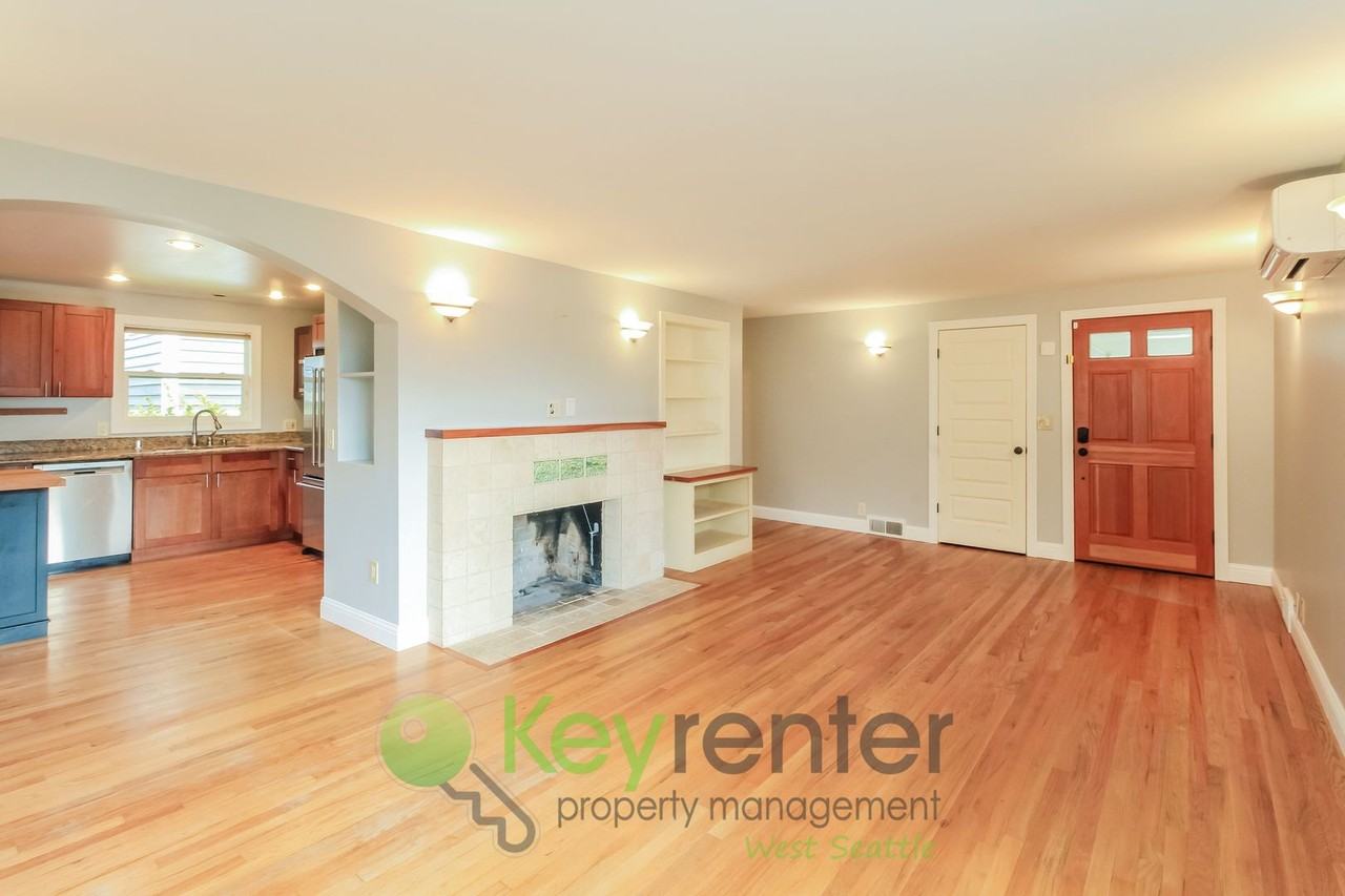 4439A 44th Ave Sw - Photo 7 of 32