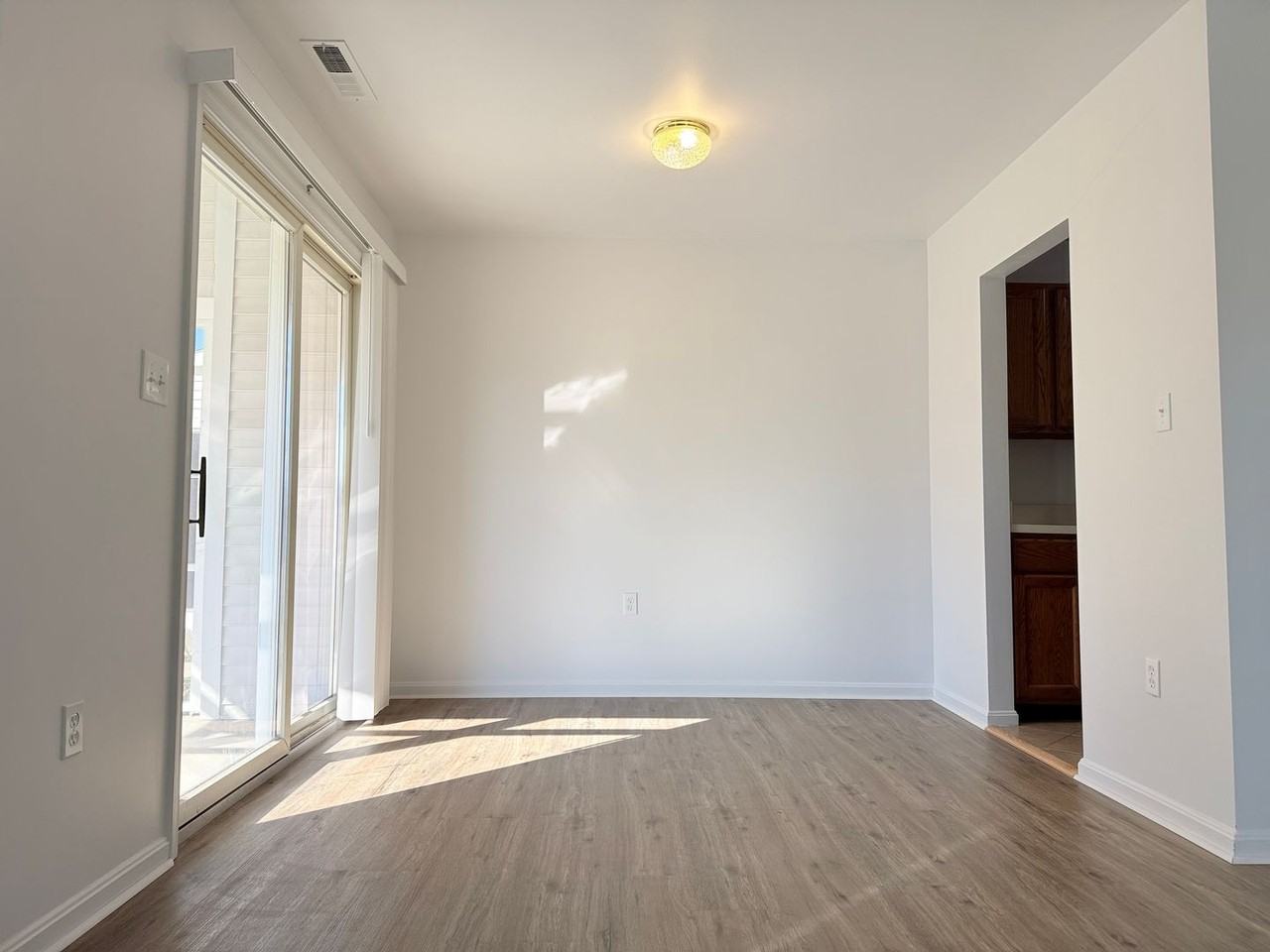 400 Franklin St - Photo 4 of 11