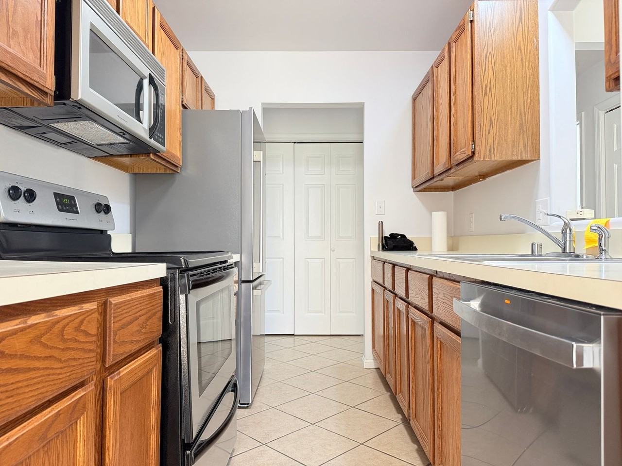 400 Franklin St - Photo 5 of 11